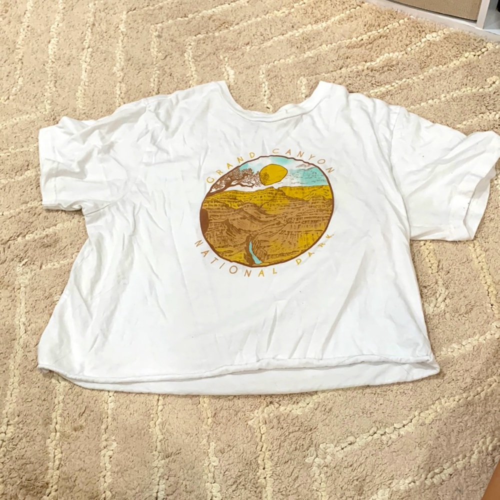 White crop Graphic tee, size XL